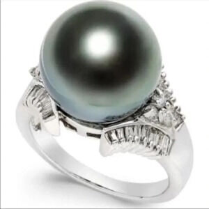 Tahitian black pearl white gold ring